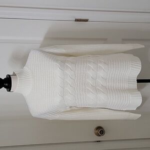 Jason Maxwell Size M Cream / Off White Cable Detail Sweater Gently Used Cond